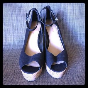 NWOT black platform wedges